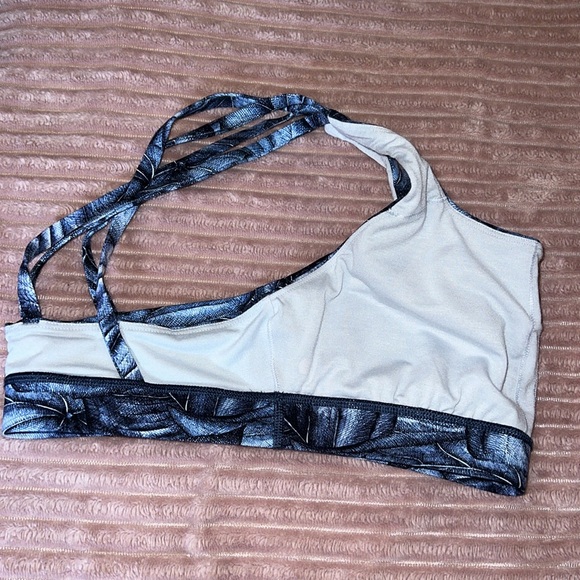 Lululemon Energy Bra (Nulux) Mini Concrete Jungle Alpine White Multi size 8 EUC. - Picture 14 of 15